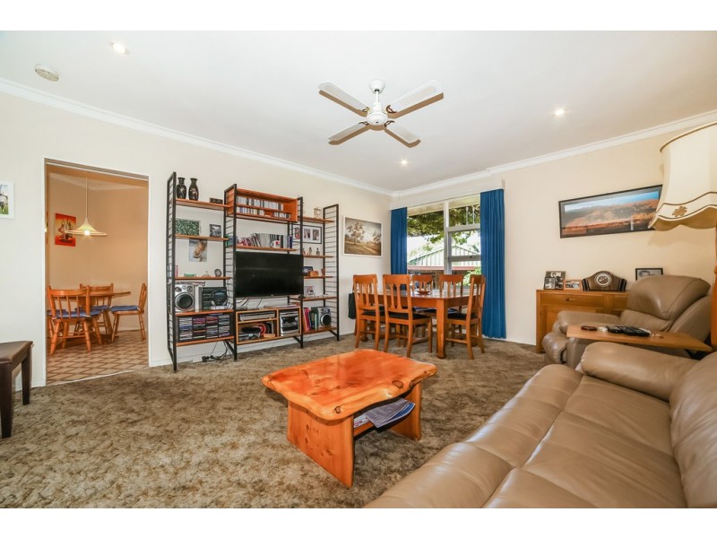 8 Diamond Street, Morphett Vale SA 5162