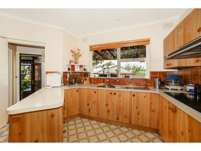 8 Diamond Street, Morphett Vale SA 5162