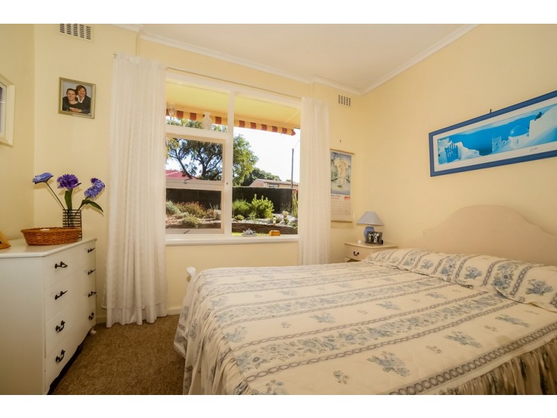 8 Diamond Street, Morphett Vale SA 5162
