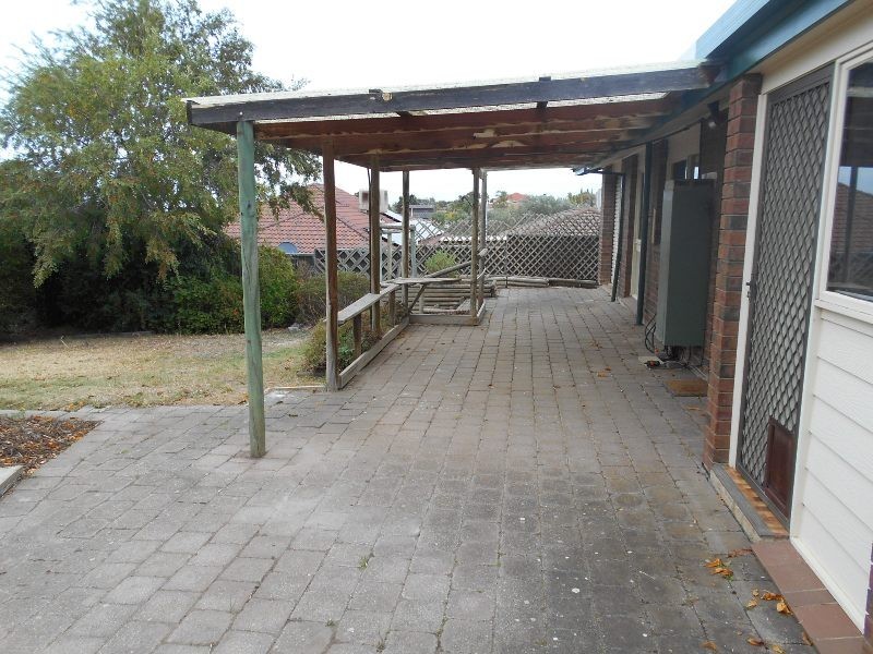 42 CAPELLA DRIVE, Hallett Cove SA 5158