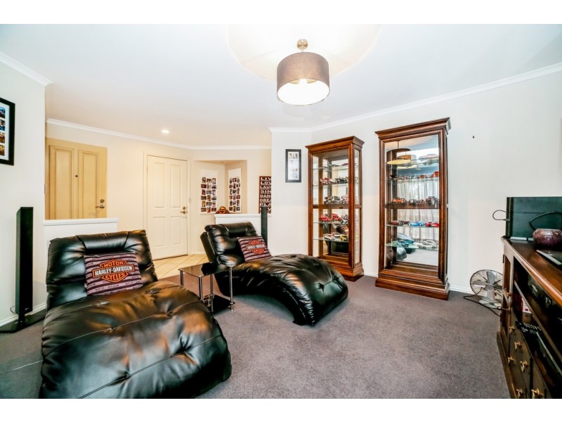 26 Hartog Street, Woodcroft SA 5162