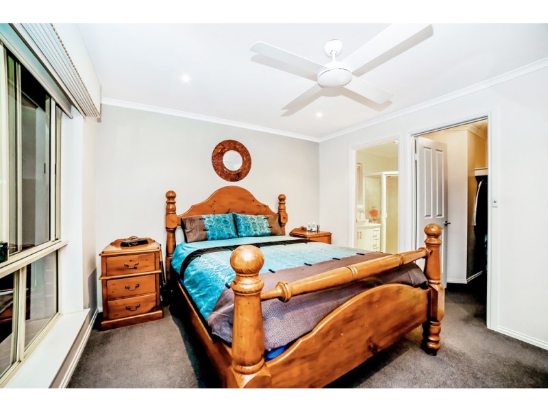 26 Hartog Street, Woodcroft SA 5162