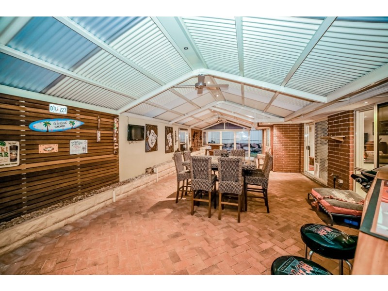 26 Hartog Street, Woodcroft SA 5162