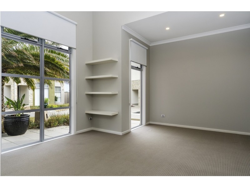 5,10 Commercial Road, Port Noarlunga South SA 5167