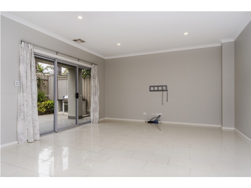 5,10 Commercial Road, Port Noarlunga South SA 5167