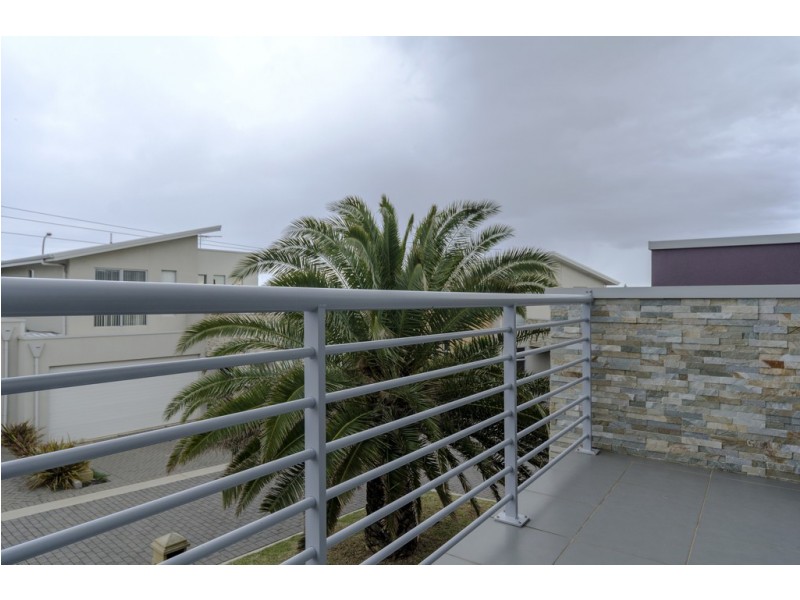 5,10 Commercial Road, Port Noarlunga South SA 5167