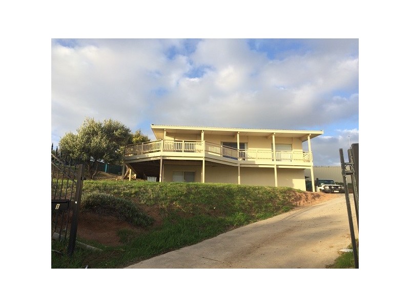 1 TINGIRA DRIVE, O’sullivan Beach SA 5166