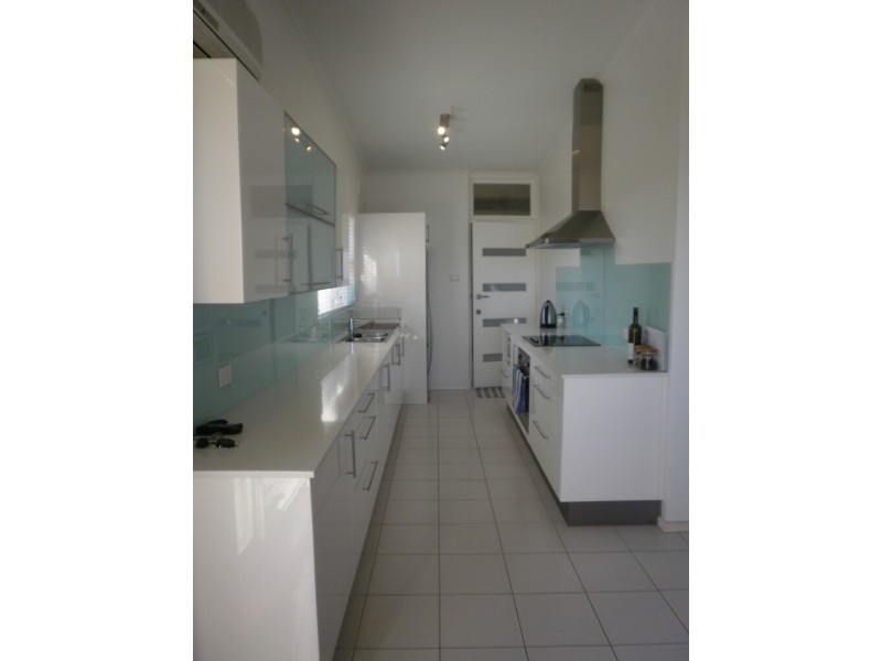 1 TINGIRA DRIVE, O’sullivan Beach SA 5166