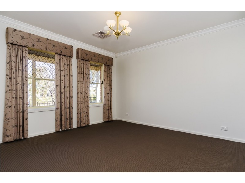 14 East Parkway, Andrews Farm SA 5114