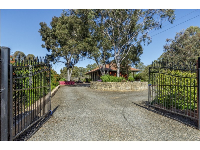 102 ELWOOD ROAD, Macdonald Park SA 5121