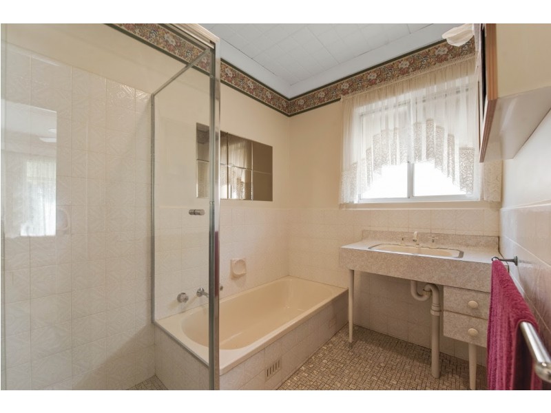 33 Troon Avenue, Seaton SA 5023