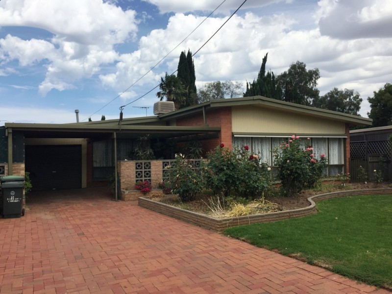 11 Barrington Crescent, Salisbury East SA 5109