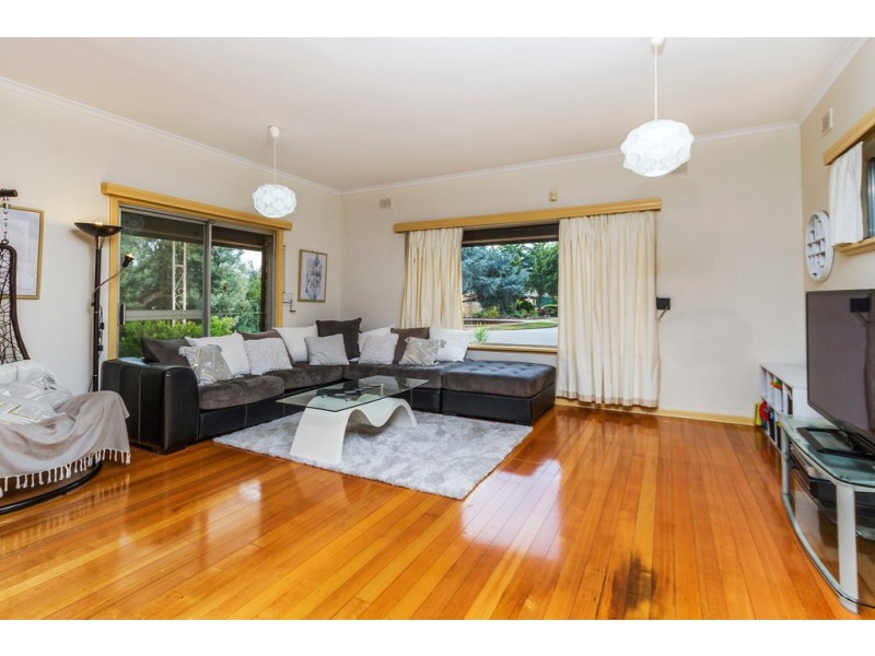 32 Chaddenwick Road, Elizabeth Vale SA 5112