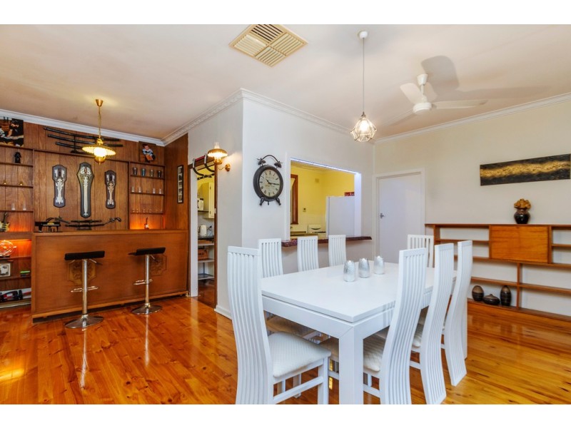 32 Chaddenwick Road, Elizabeth Vale SA 5112