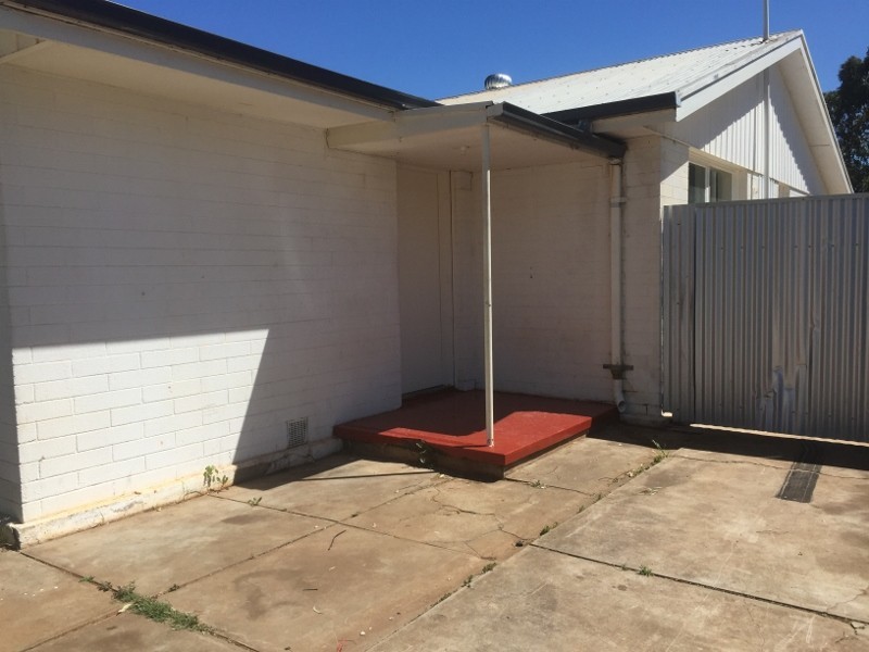 32 Moulds Crescent, Smithfield Plains SA 5114