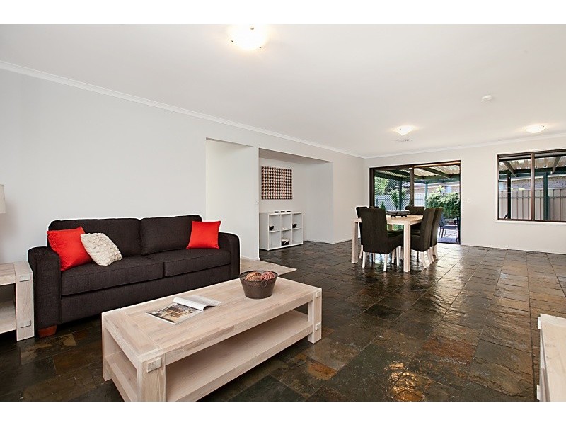 7 Hilditch Drive, Green Fields SA 5107