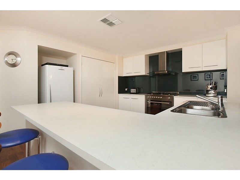 10 Westbourne St, Springbank Waters Estate, Burton SA 5110