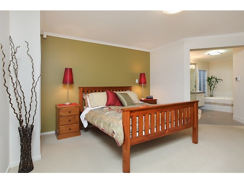 10 Westbourne St, Springbank Waters Estate, Burton SA 5110