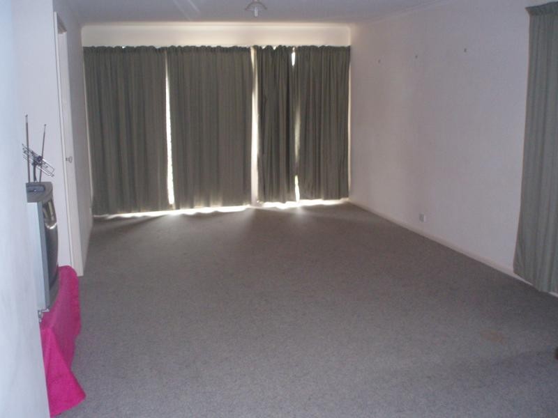 11 Claremont Ave, Oakden SA 5086