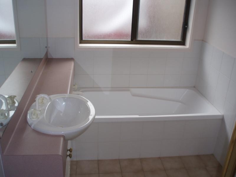 11 Claremont Ave, Oakden SA 5086