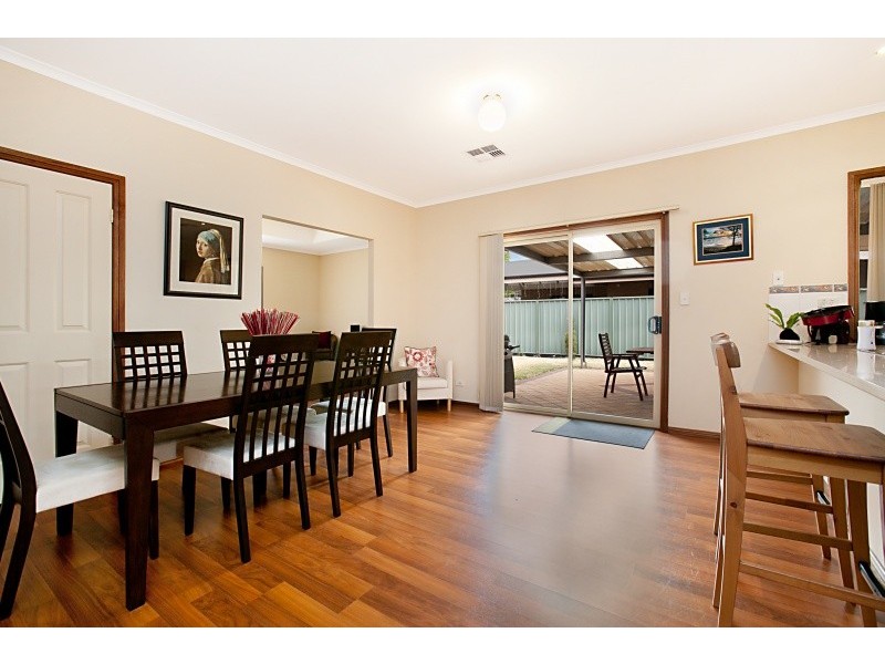 9 Hinchinbrook Avenue, Mawson Lakes SA 5095