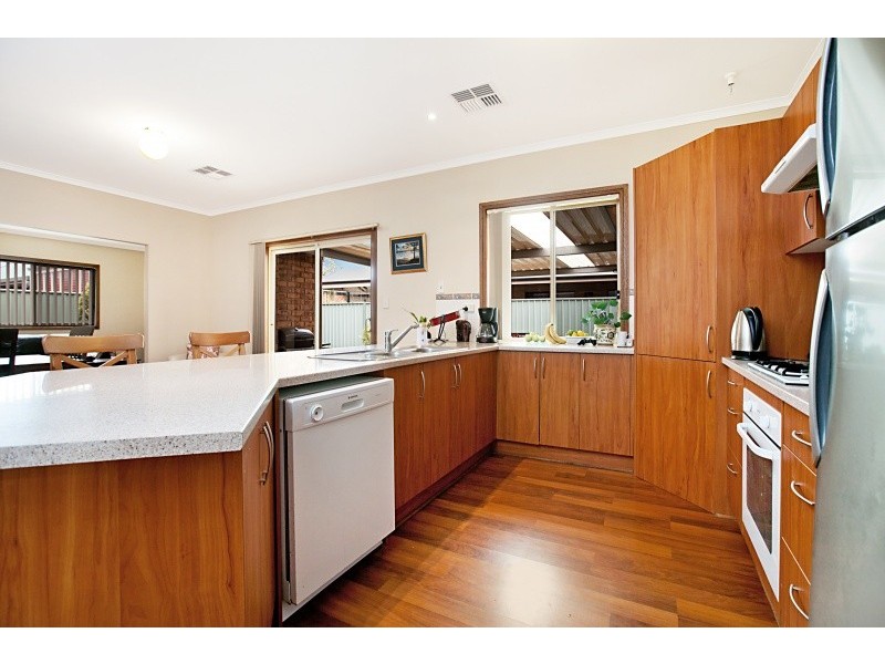 9 Hinchinbrook Avenue, Mawson Lakes SA 5095