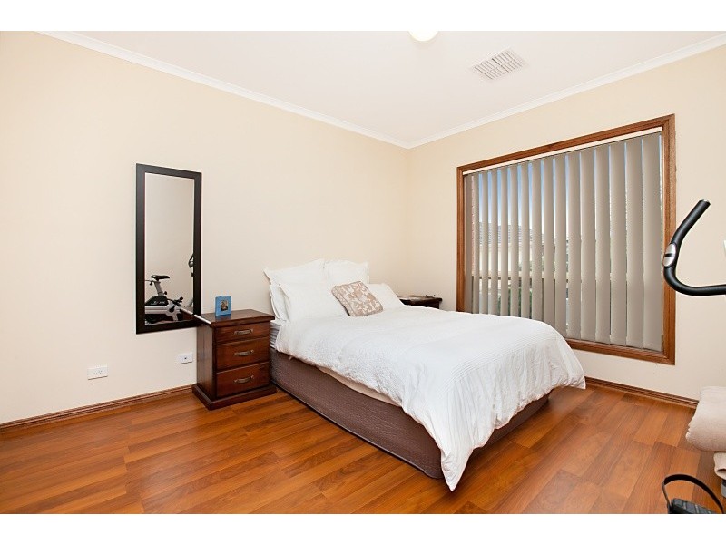 9 Hinchinbrook Avenue, Mawson Lakes SA 5095