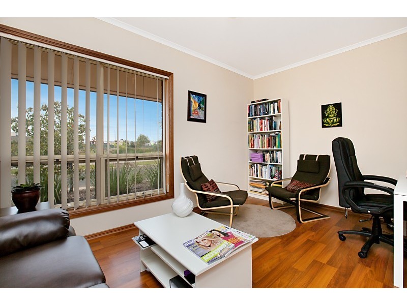 9 Hinchinbrook Avenue, Mawson Lakes SA 5095