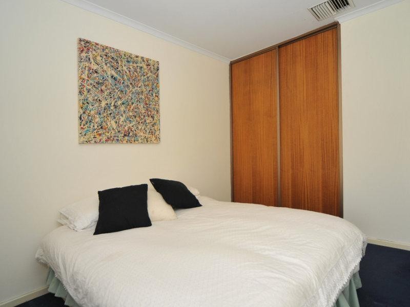 6 Mary Ave, Gilles Plains SA 5086