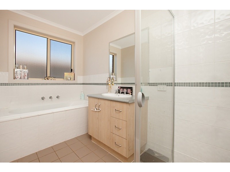 82 Lakeside Drive, Andrews Farm SA 5114