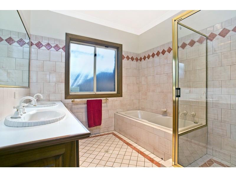 12 Springhill Ave, Oakden SA 5086