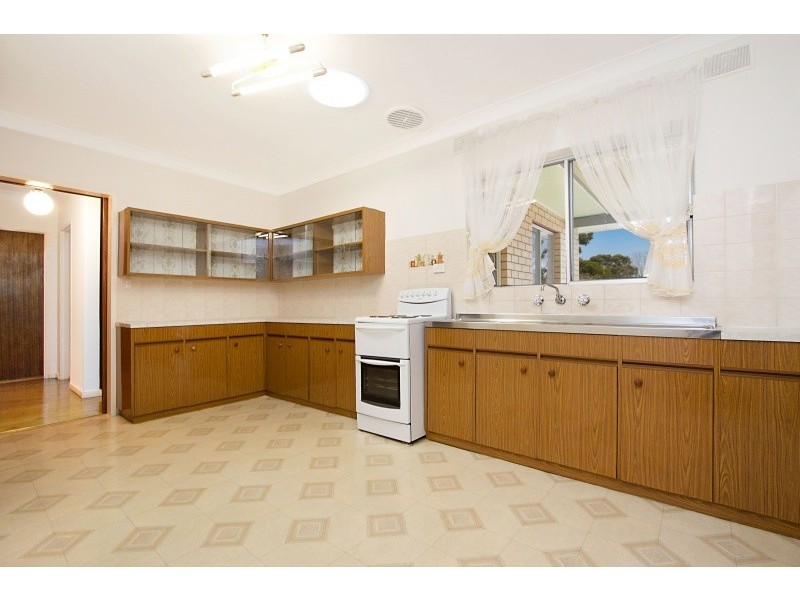 6 Carolan Crescent, Valley View SA 5093