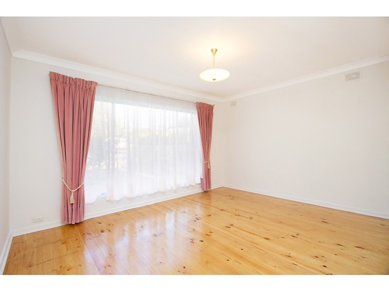 6 Carolan Crescent, Valley View SA 5093