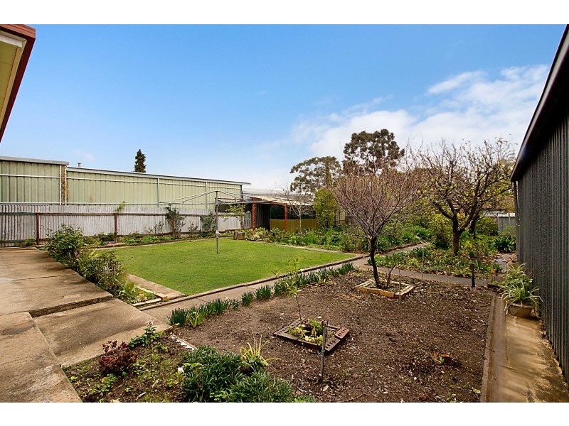 6 Carolan Crescent, Valley View SA 5093