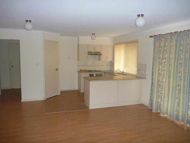 2 Lee Ave, Ridgehaven SA 5097