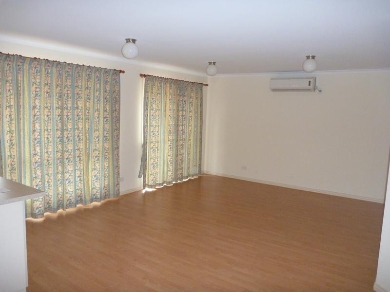 2 Lee Ave, Ridgehaven SA 5097