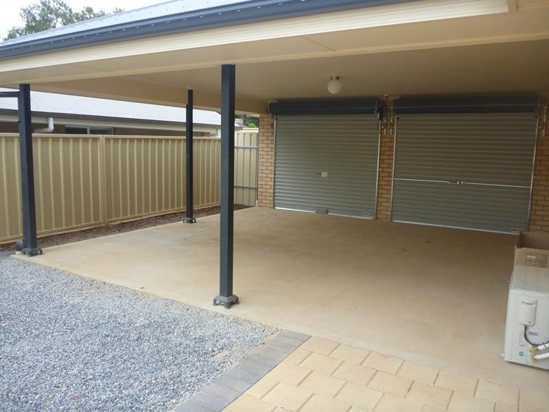 2 Lee Ave, Ridgehaven SA 5097