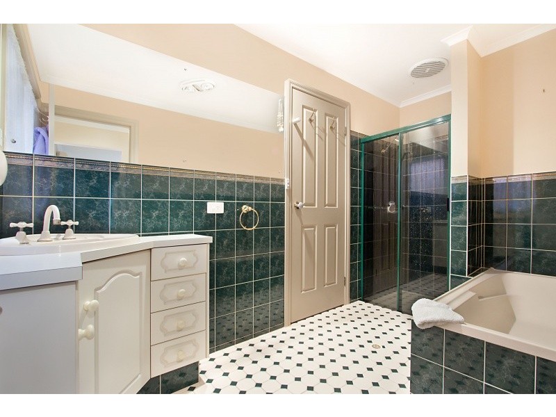 9 Sheffield Place, Oakden SA 5086