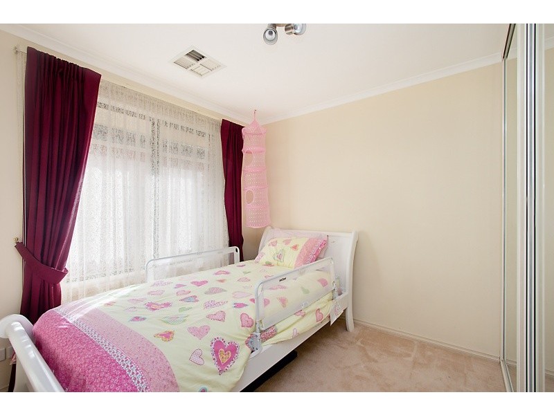 9 Sheffield Place, Oakden SA 5086