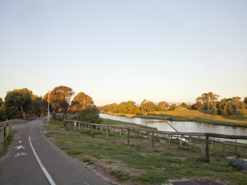 117 Military Road, Henley Beach South SA 5022