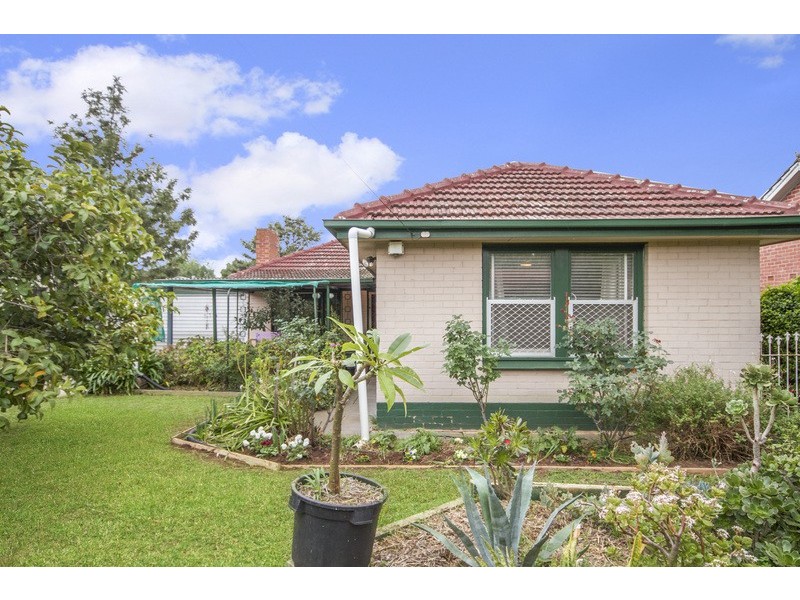 6 Davidson Rd, Elizabeth Vale SA 5112