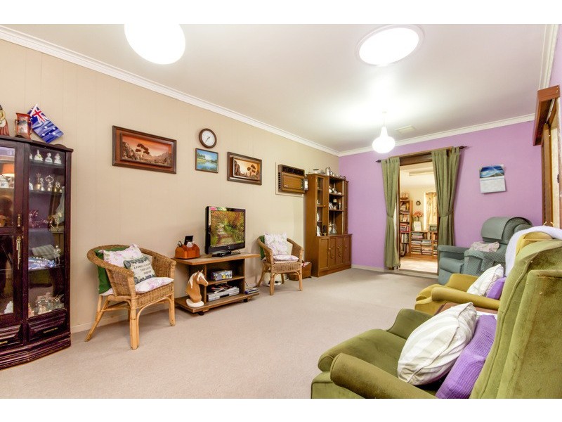 6 Davidson Rd, Elizabeth Vale SA 5112