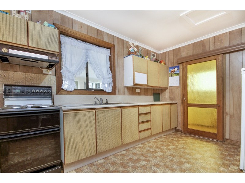 6 Davidson Rd, Elizabeth Vale SA 5112