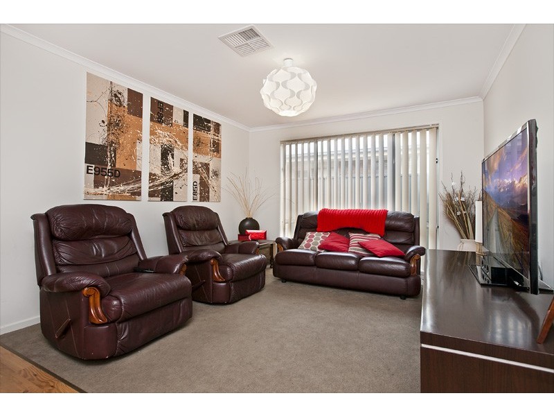 9 Cork Avenue, Andrews Farm SA 5114