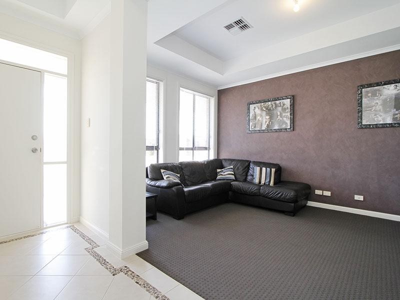 11 Wood St, Parafield Gardens SA 5107