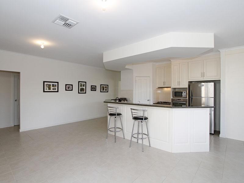 11 Wood St, Parafield Gardens SA 5107