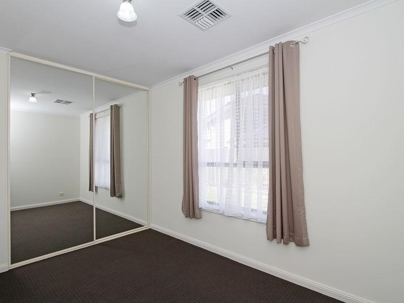 11 Wood St, Parafield Gardens SA 5107