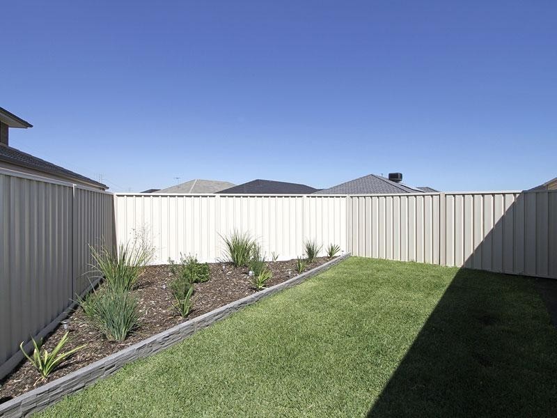 11 Wood St, Parafield Gardens SA 5107
