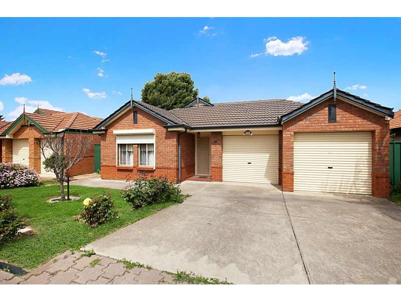 33 Lord Howe Ave, Hillcrest SA 5086