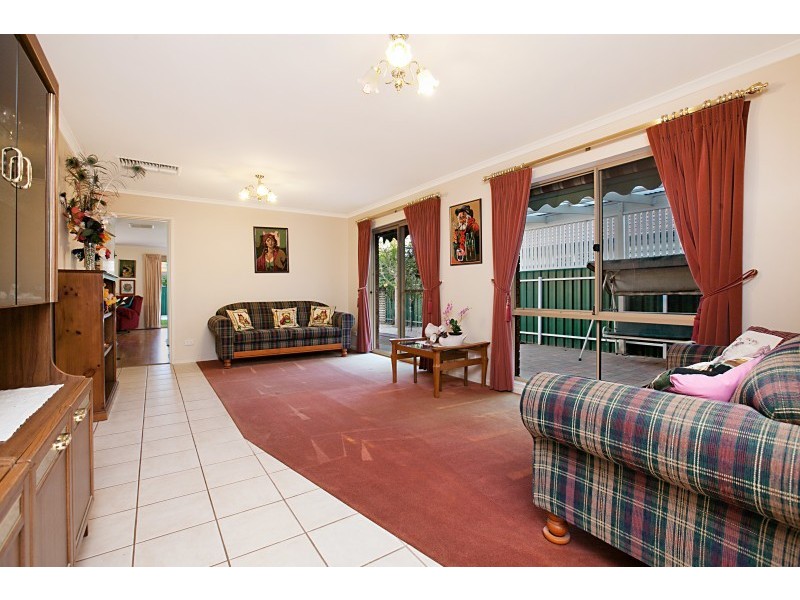 33 Lord Howe Ave, Hillcrest SA 5086